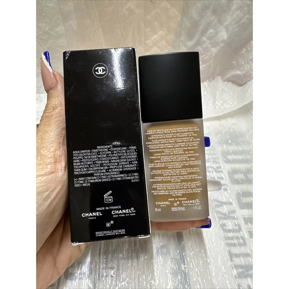 Chanel Ultra Le Teint Flawless Finish Fluid Foundation