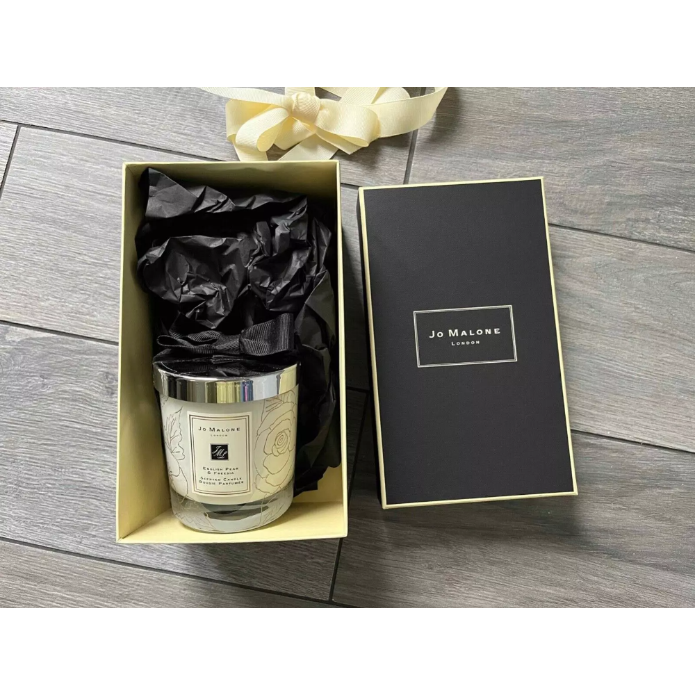 Jo Malone English Pear & Freesia Scented Candle