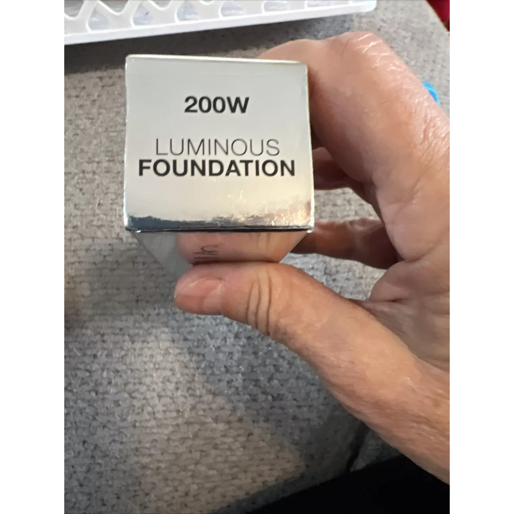 Anastasia Beverly Hills Luminous Foundation