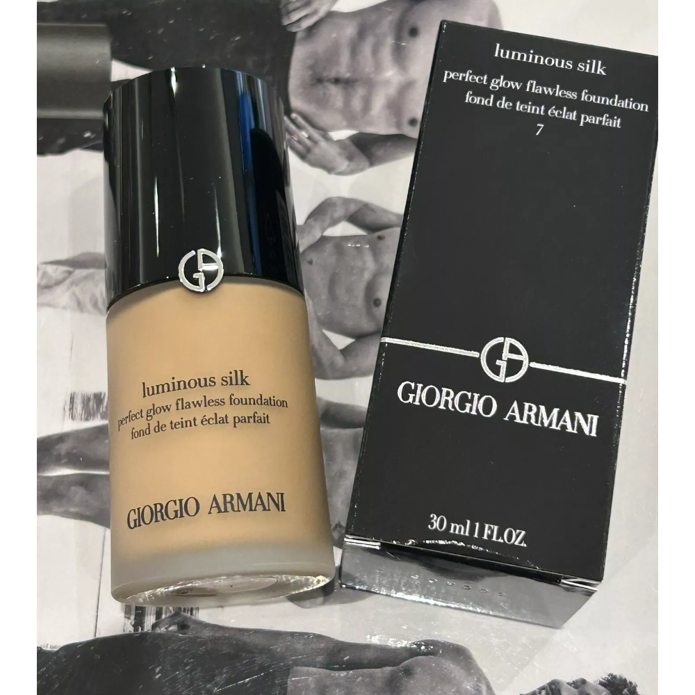 Armani Luminous Silk Foundation