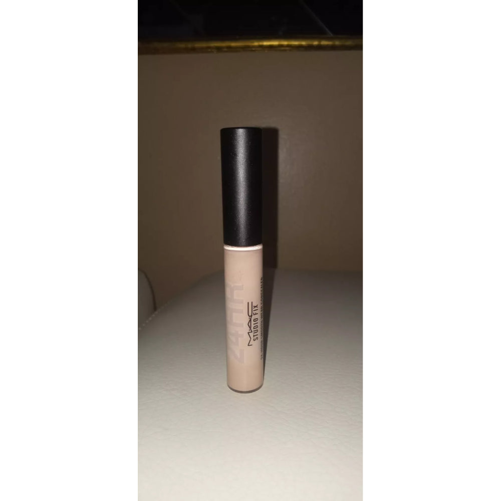 MAC Studio Fix 24-Hour Smooth Wear Concealer