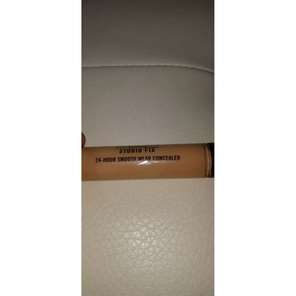 MAC Studio Fix 24-Hour Smooth Wear Concealer