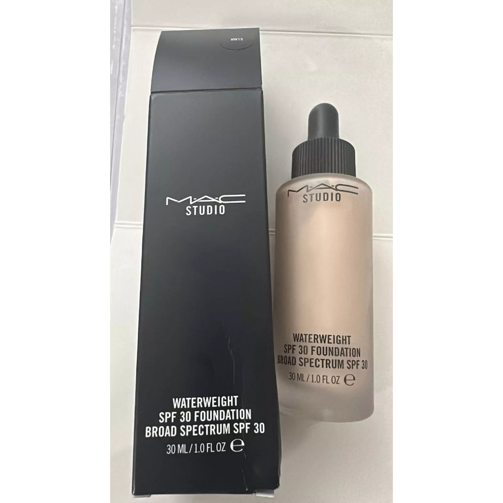 MAC Studio Waterweight Foundation SPF30