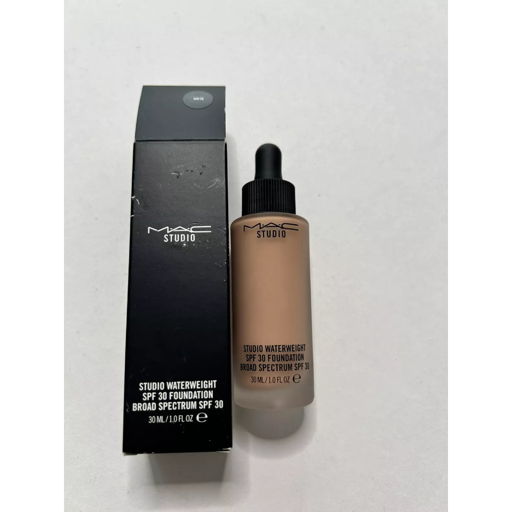 MAC Studio Waterweight Foundation SPF30