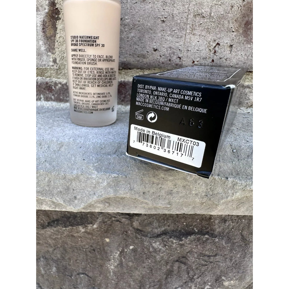 MAC Studio Waterweight Foundation SPF30